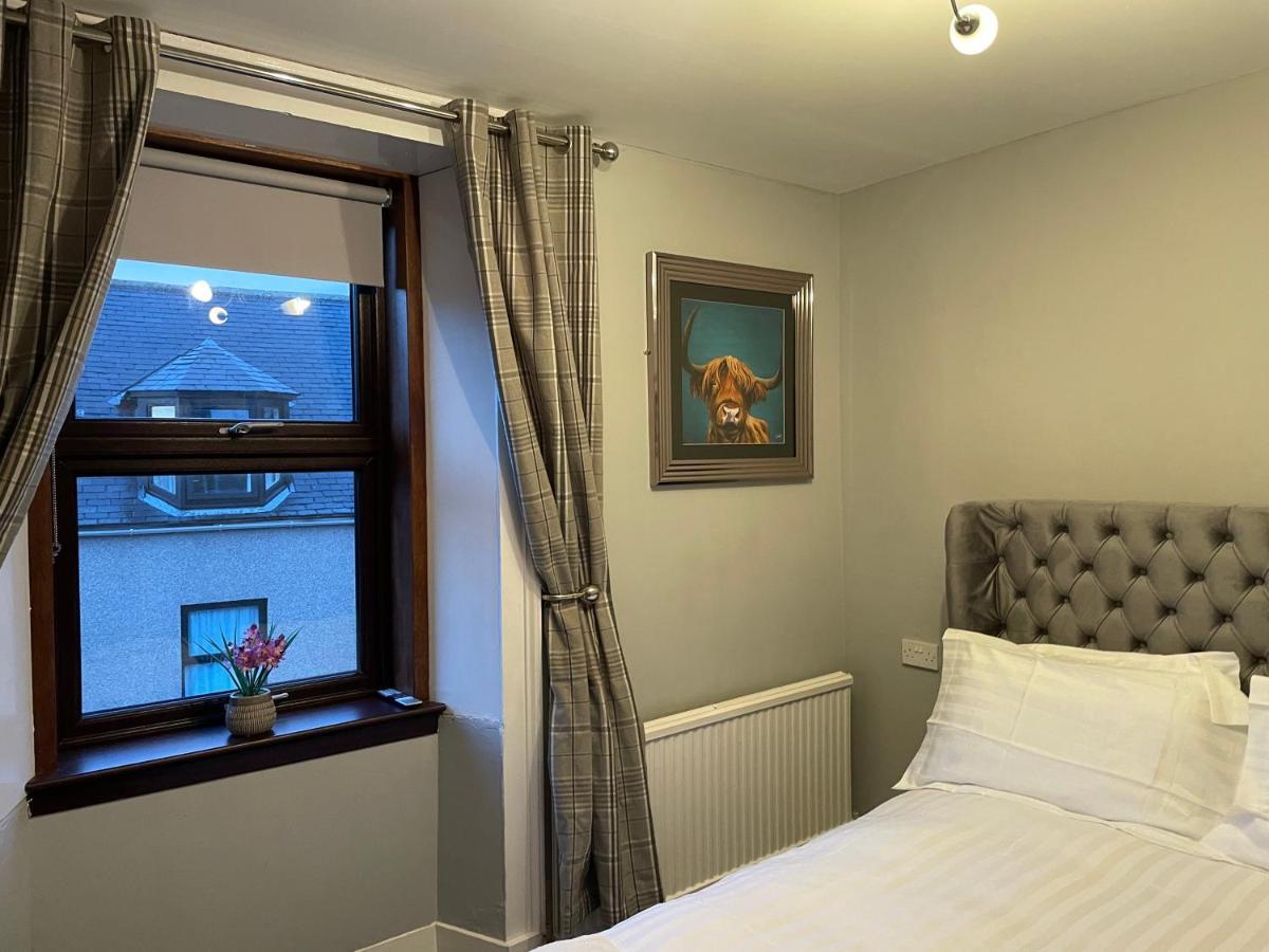 Commercial Hotel Insch Екстериор снимка