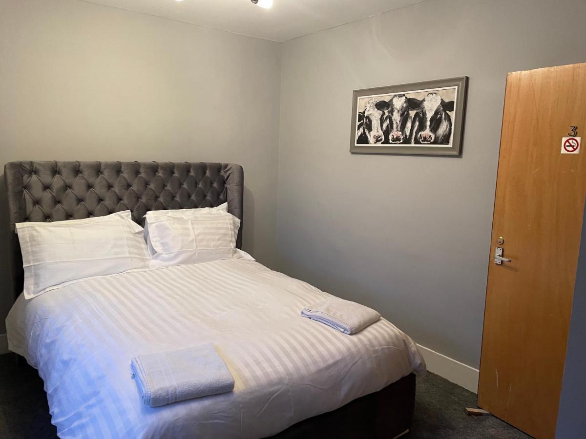 Commercial Hotel Insch Екстериор снимка