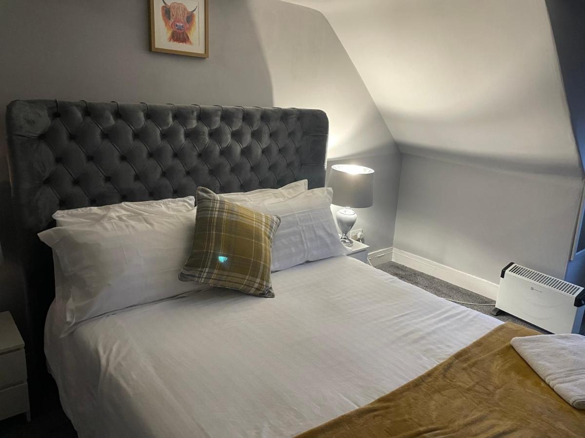 Commercial Hotel Insch Екстериор снимка